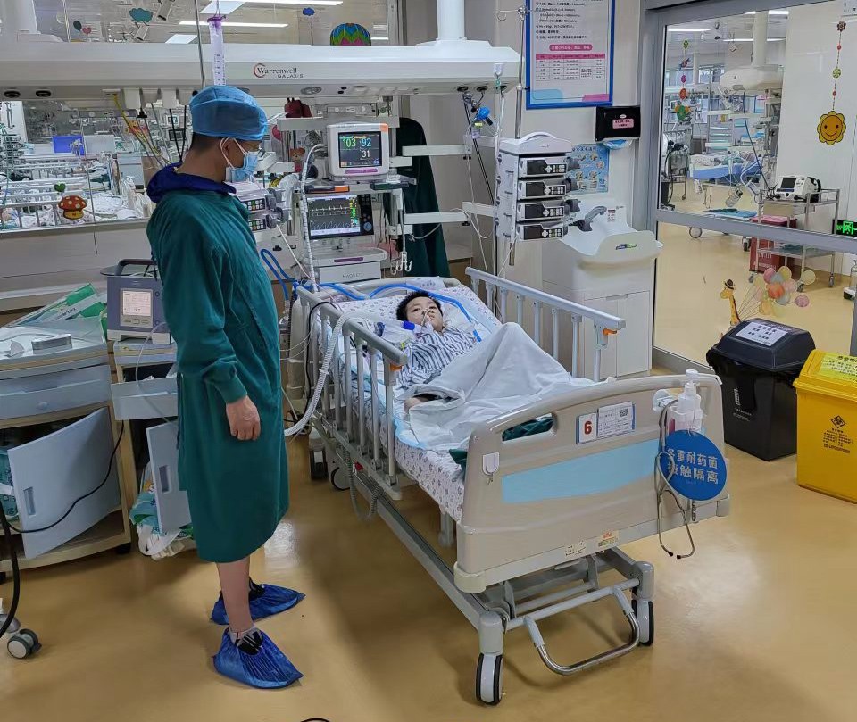 关岭跨省救护车出租公司